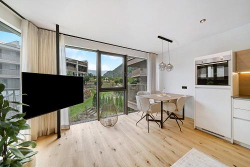 Studio with Spa Bath