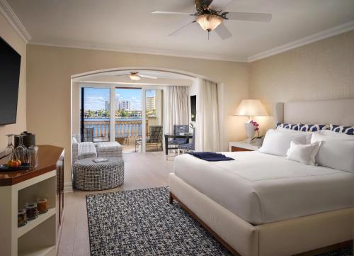 Lake View Junior Suite King and Bacony