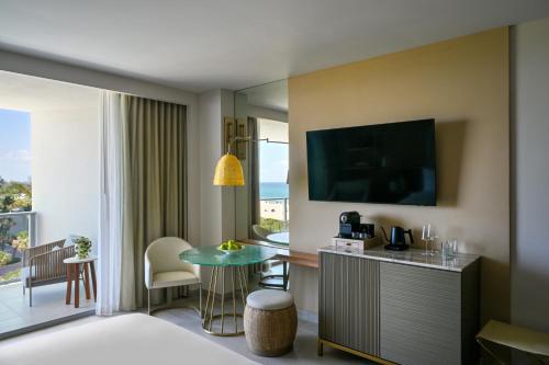 Deluxe Ocean View King