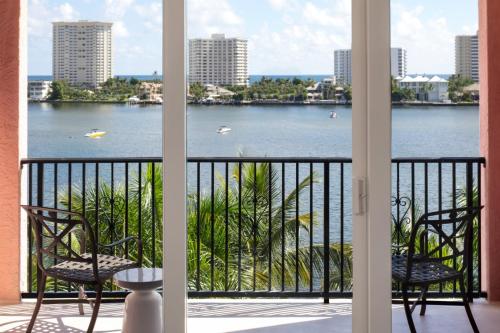 Lake View Junior Suite Two Queens and Balcony
