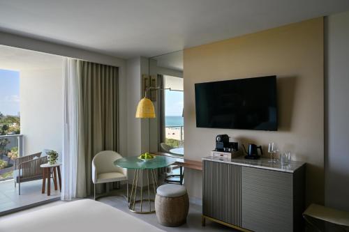 Deluxe Ocean View Accessible King