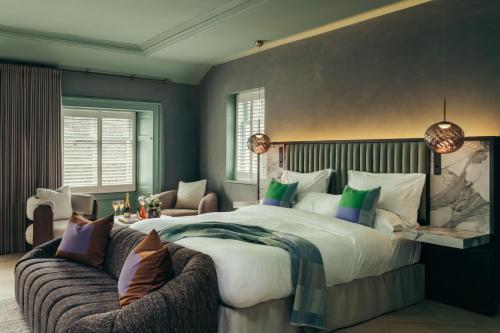 Superior King Room 