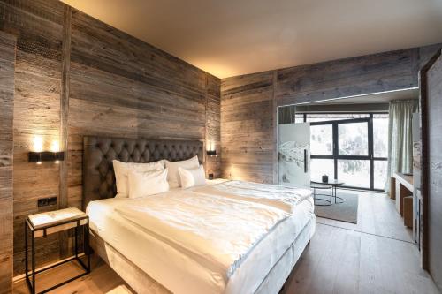 Suite with Mountain View