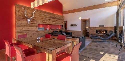 Deluxe Suite With Balcony
