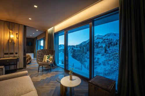 Deluxe Suite