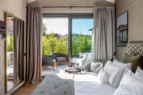 King Room with Spa Bath