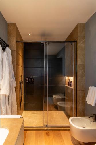 King Room with Spa Bath