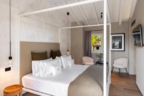 King Room with Balcony