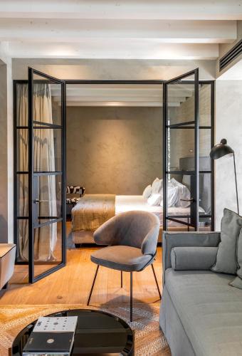 Deluxe Suite with Spa Bath