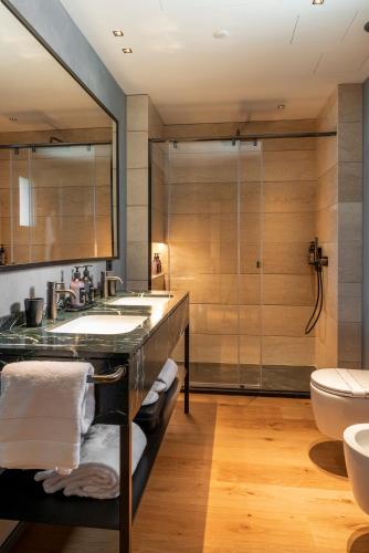 Deluxe Suite with Spa Bath