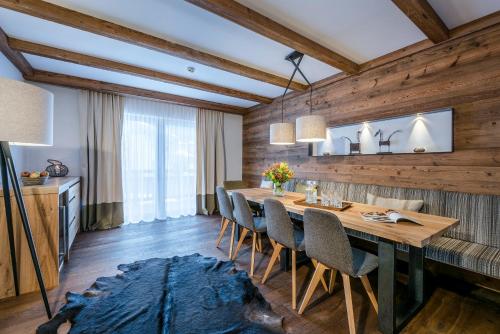 Suite with Lake View