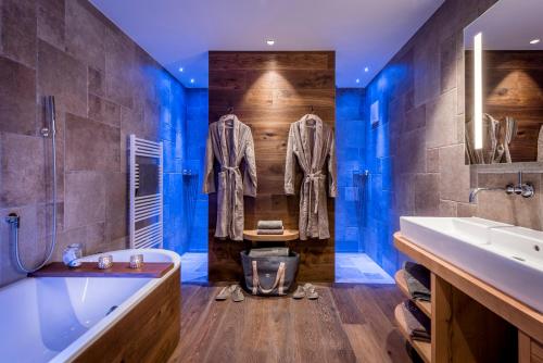 Suite with Lake View