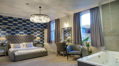 Deluxe Double Room with Jetted Tub - Non-Smoking