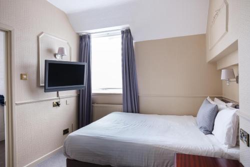 Small Double Room - Non-Smoking