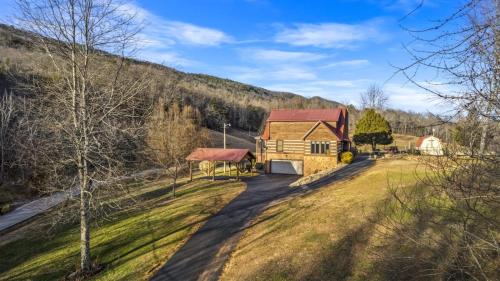 Two-Bedroom Holiday Home