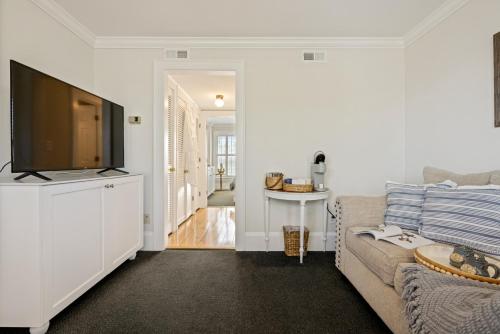Queen Suite