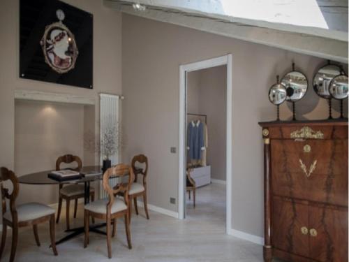 One Bedroom Apartment