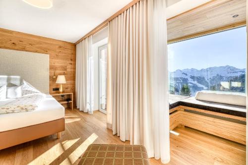 Junior Suite With Mountain View