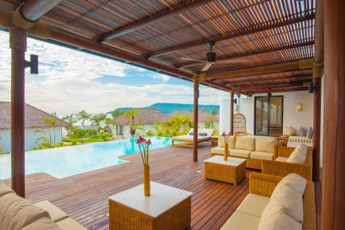 2 Bedroom Oceanview Pool Villa