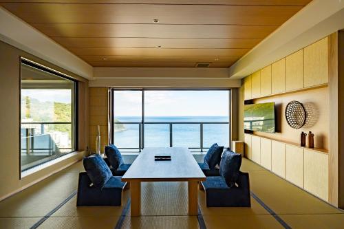 Superior Twin Room with Sea View