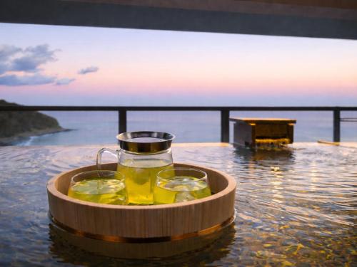 Standard Twin Room with Sea View