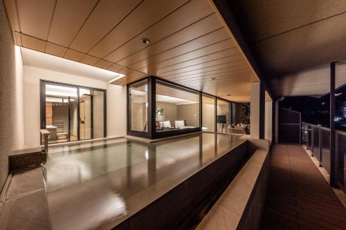 Standard Twin Room with Sea View