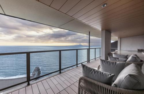 Standard Twin Room with Sea View
