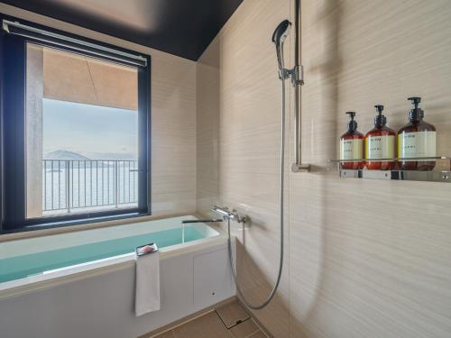 Twin Room with Terrace and Ocean View - West Wing