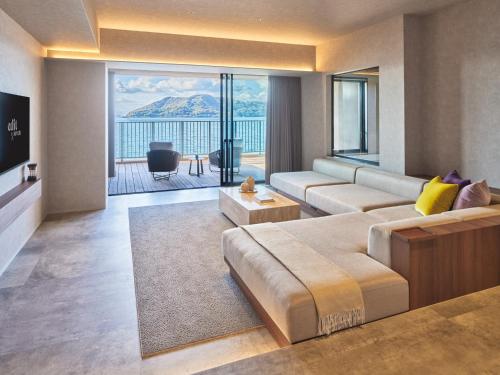 Twin Room with Terrace and Ocean View - West Wing