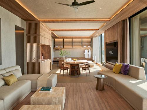 Penthouse with Ocean View - West Wing