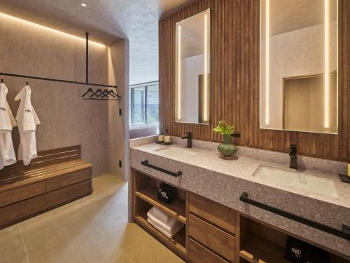 Suite with Garden and Plunge Pool - East Wing