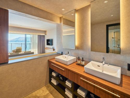 Superior Twin Room with Ocean View - East Wing