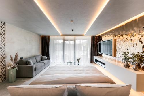 Lake Suite