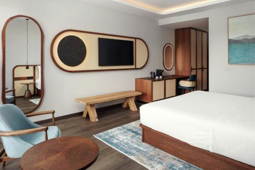 King room with Balcony -Pine Room/Park View