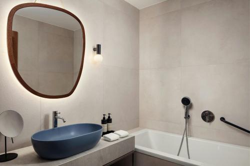King Room with Balcony - Seafront/Adriatic