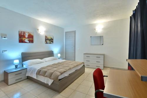 Basic Triple Room