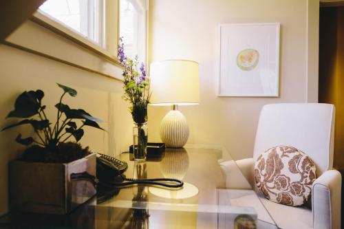 Deluxe King Suite