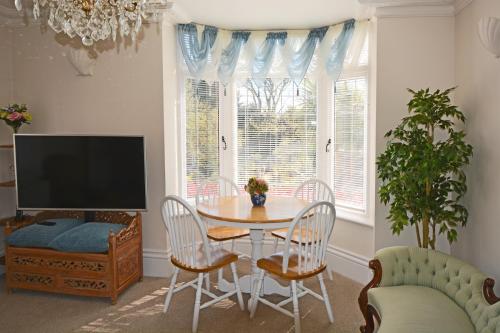Gladiola Suite