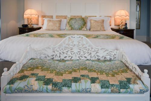 1 Victoria & Albert Room