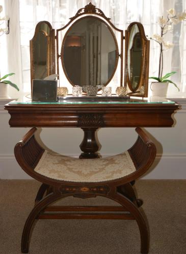 3 John Keats Room