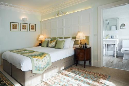 3 John Keats Room
