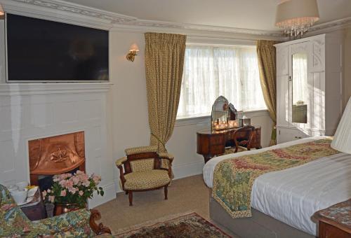 4 Charles Darwin Room
