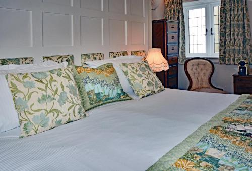 5 Tennyson Room