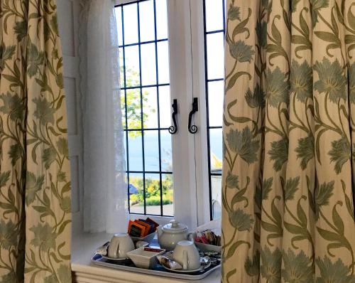 5 Tennyson Room