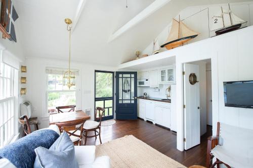 Float In Cottage with Cove View