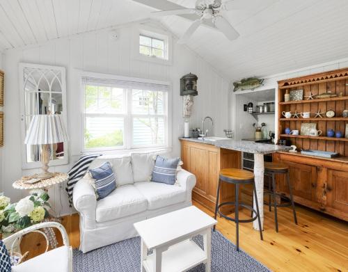 Sea Mist Cottage with Cove View
