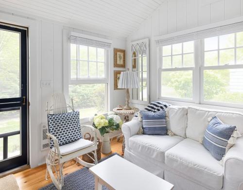 Sea Mist Cottage with Cove View