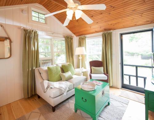 Smooth Sailing Cottage with Garden View