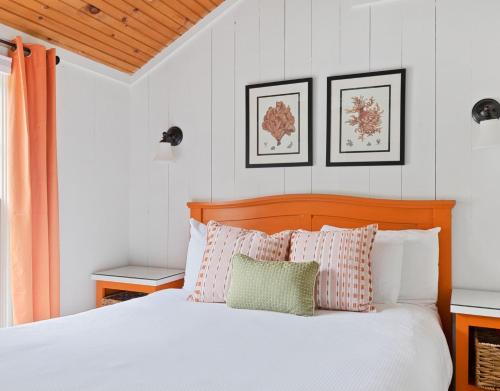 Smooth Sailing Cottage with Garden View