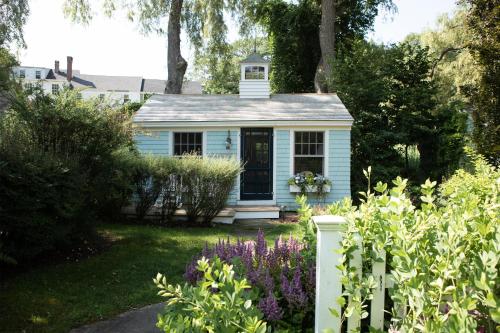 Smooth Sailing Cottage with Garden View